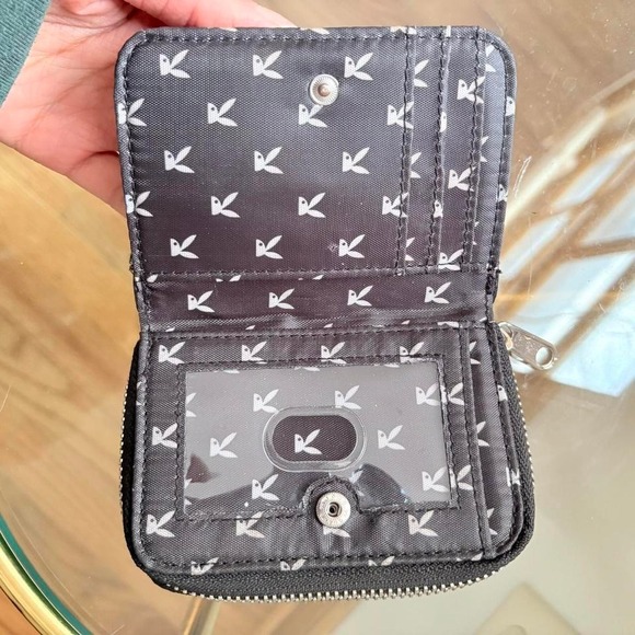 Quilted Playboy Wallet - Picture 3 of 5